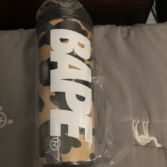 Bape water bottle - Picture 2 of 2